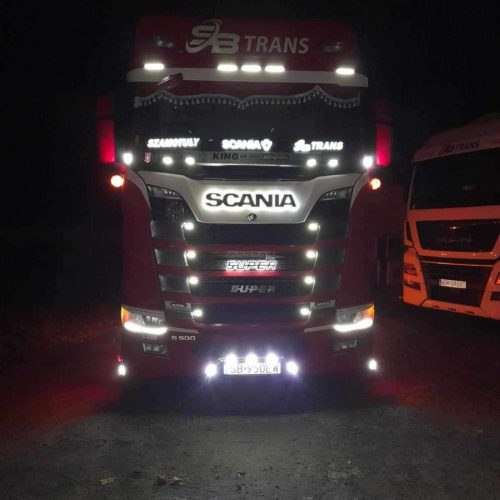 podświetlany napis scania na maske