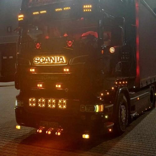 podświetlany napis scania na maske