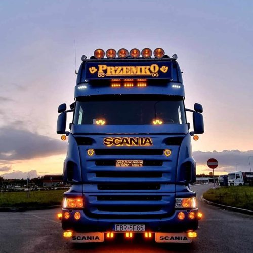 podświetlany napis scania na maske