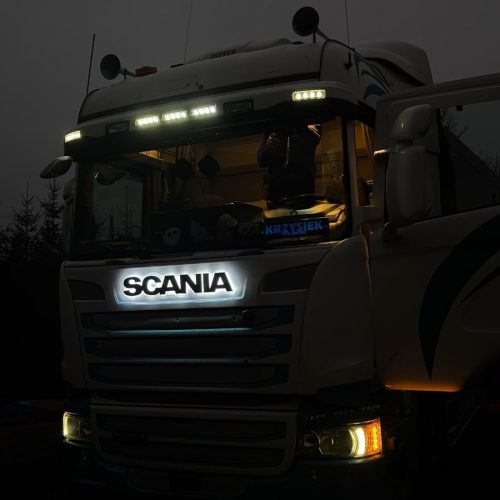 podświetlany napis scania na maske