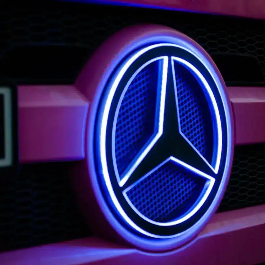 Logo Mercedes illuminé