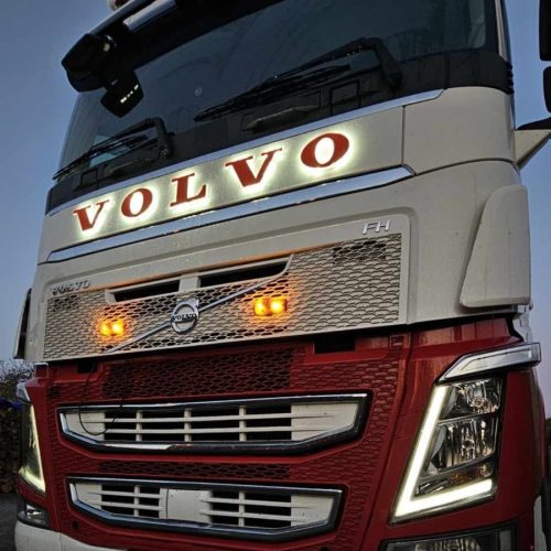 volvo podświetlany napis