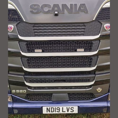 napis scania na maske