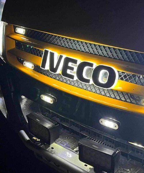 inscription lumineuse iveco