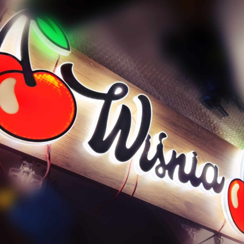 Emblèmes LED, logos éclairés